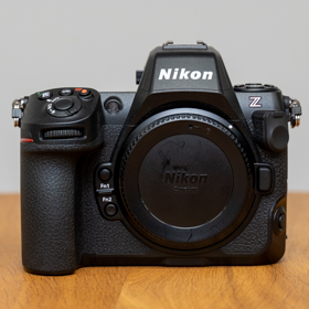 ニコンの新型ミラーレスカメラ「Z8」登場！　鉄道撮影でも威力を発揮しそうな「ミニZ9」