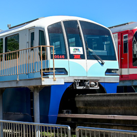 開業時車両の復刻ラッピング