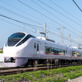 なぜ架線には「切れ目」があるのか　「エアセクション」と「デッドセクション」の仕組み