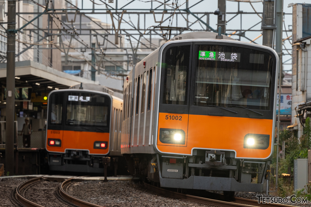 20メートル級4つドア車を使用している東武鉄道。終戦直後の63系導入が、現在の車両にもつながっています