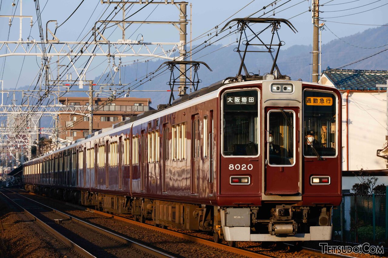 点灯あり?なし?点灯するはずなのに「消えている」? 各社で異なる「急行灯」の点灯ルール - 鉄道コム
