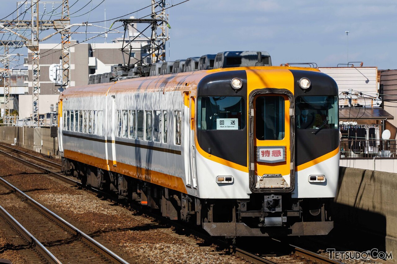 近鉄16000系。塗装変更後の現在の姿です
