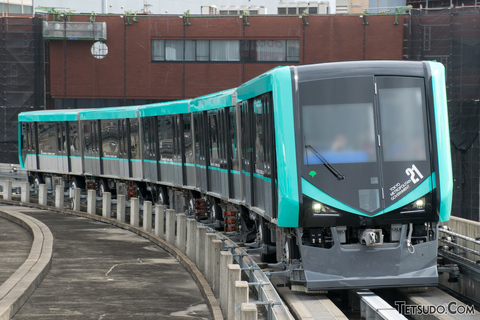 「増発」「急行運転」はできないの？　「日本一混む路線」日暮里・舎人ライナーの改善が困難な理由とは