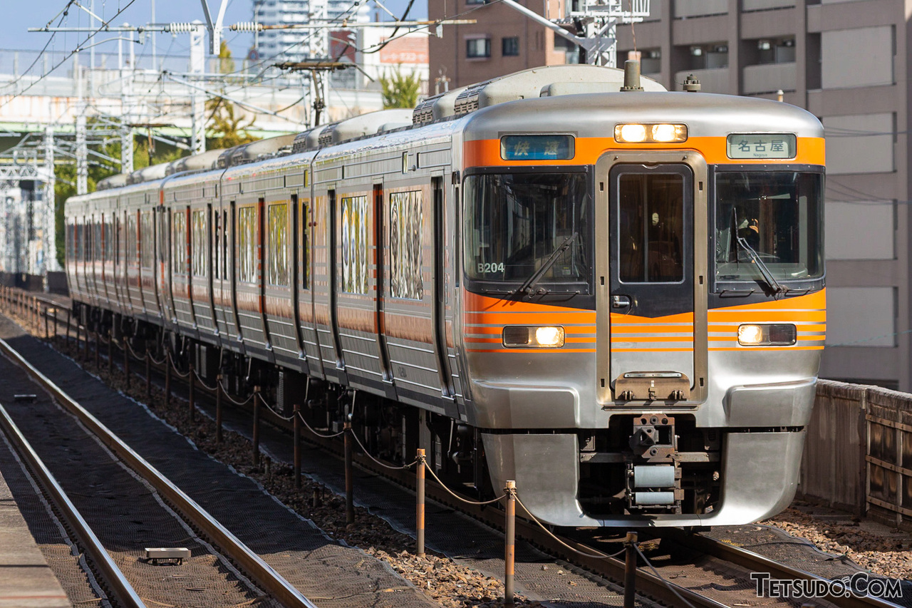 【セール1.5万円】JR東海主力車両3種373 313 室内灯付 1.5万円セール】JR東海373 + 313 室内灯装備 鉄道模型