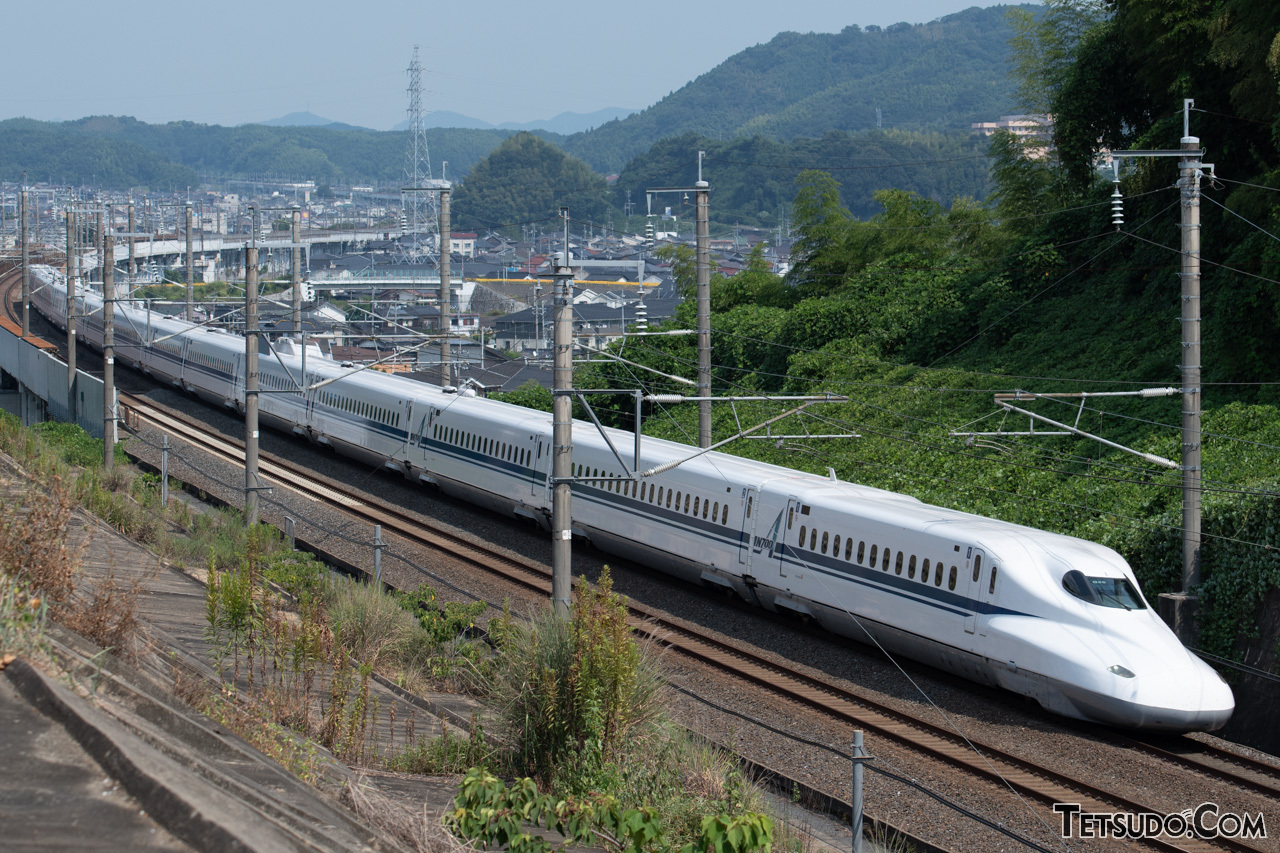 同じ特急でも長さ数百メートルの違いが！ 国内で最も「長い特急