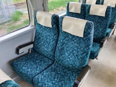 キハ110系のリクライニングシート（画像：JR東日本）