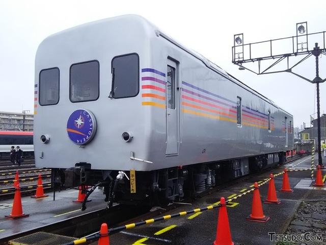 めったに営業運用に入らなかった「もう1両のカシオペア」、カヤ27形(superkaijiさんの鉄道コム投稿写真)