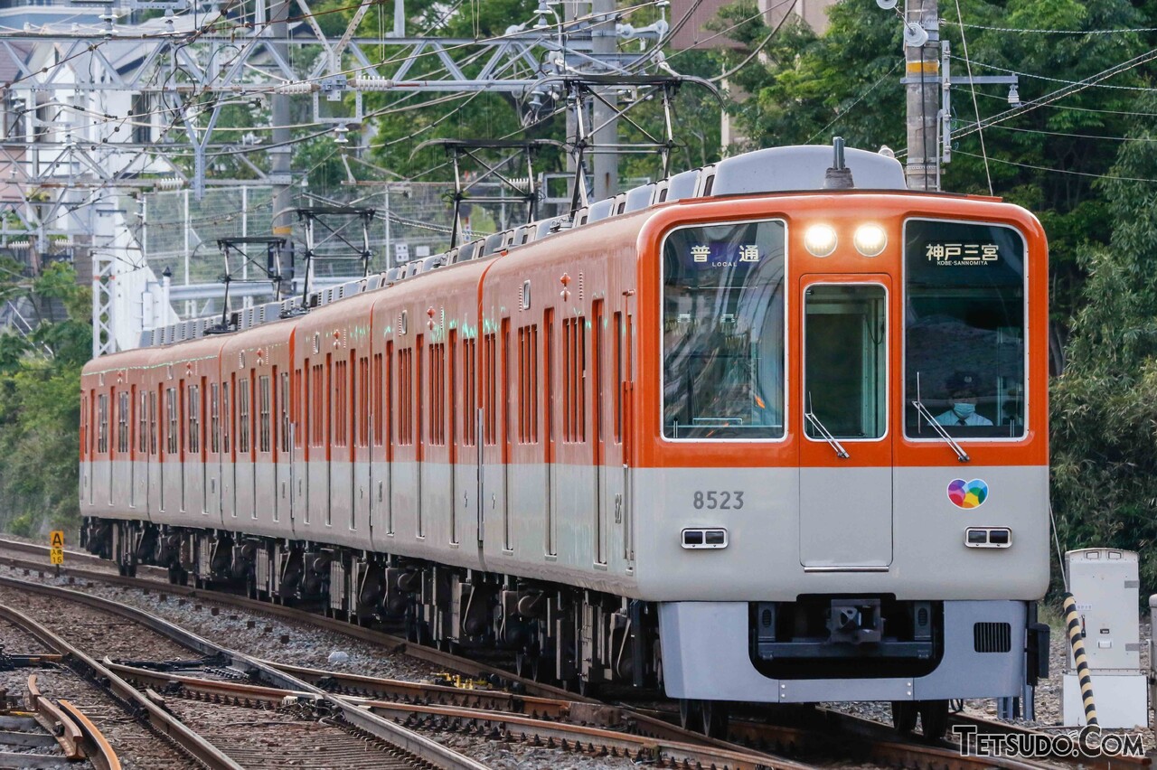 都電　6000系　7500系　8000系 1200px-Toden-7516-7518.jpg