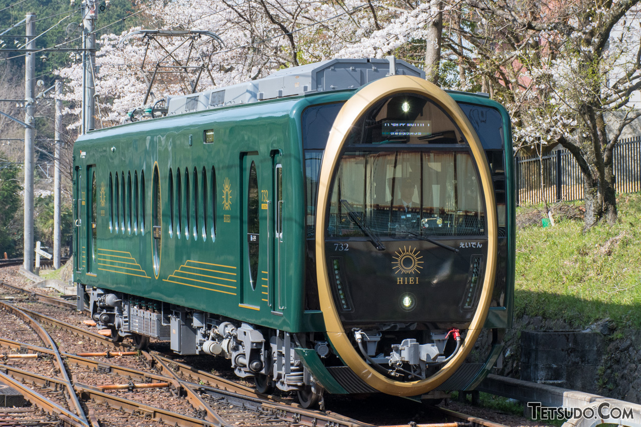 叡山電鉄が「謎の車両」のシルエット画像を投稿 新たな観光列車が登場