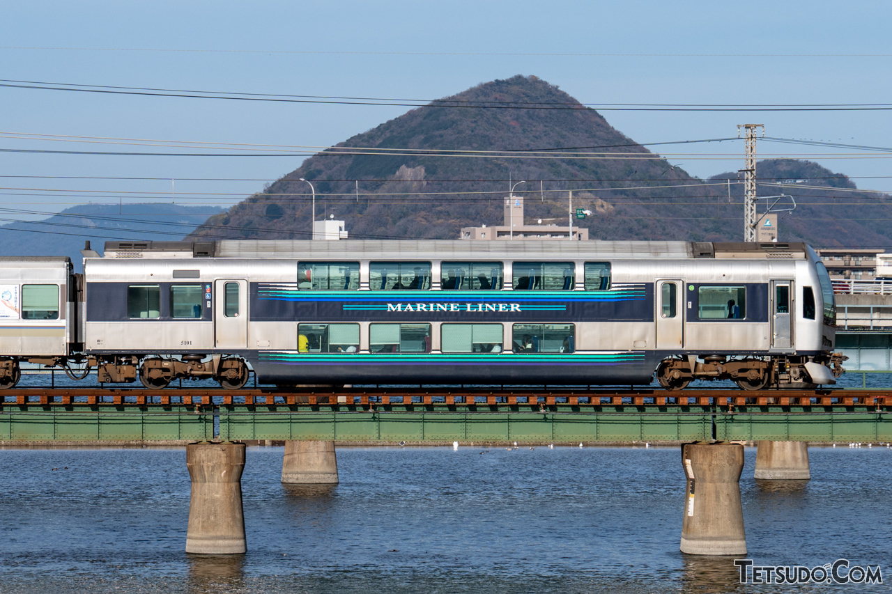 他のJRとの合作」な、JR四国の「看板快速列車」 その相手にはJR東日本