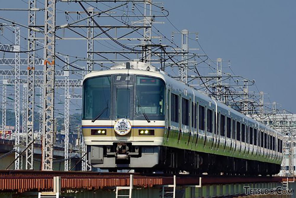 他JRと異なり「最初の車両は一般車両」！ JR西の意気込みを示した221系