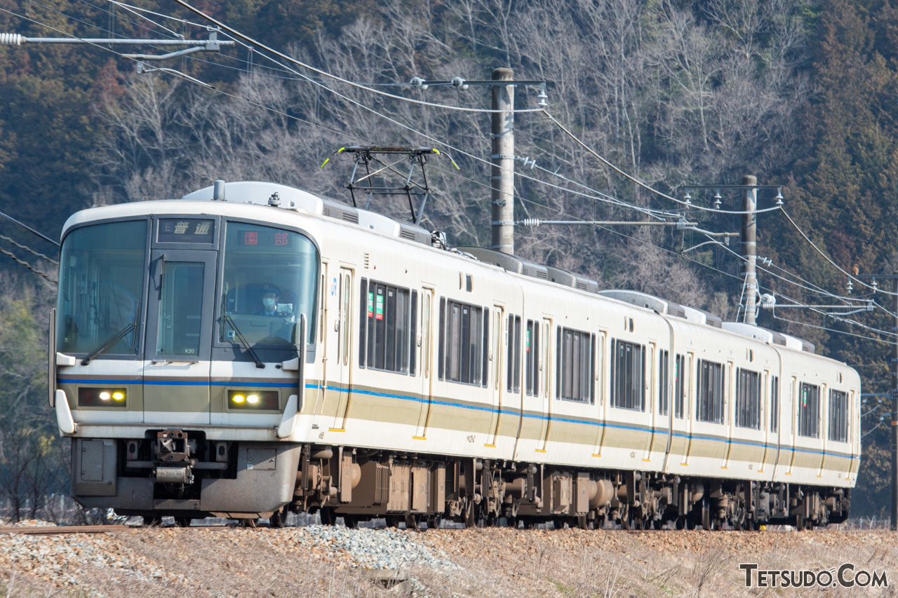 他JRと異なり「最初の車両は一般車両」！ JR西の意気込みを示した221系