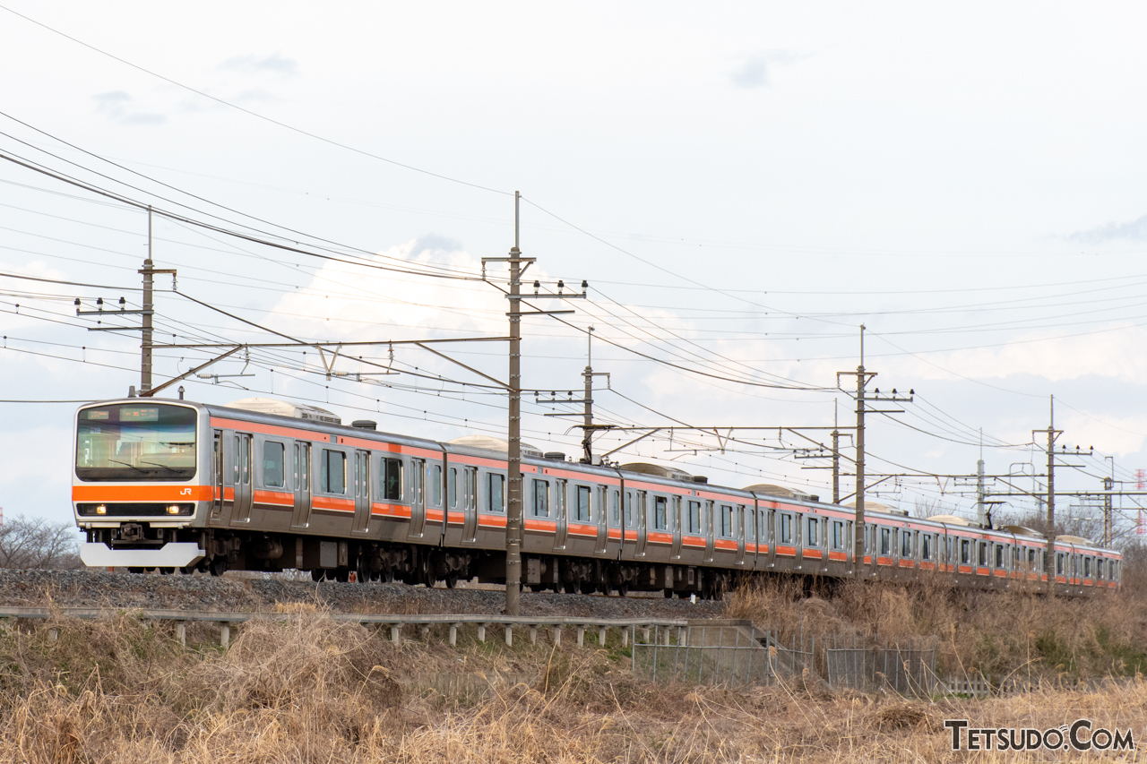 今や少数派……中央・総武線各駅停車を走る「ちょっと色が違う」電車とは
