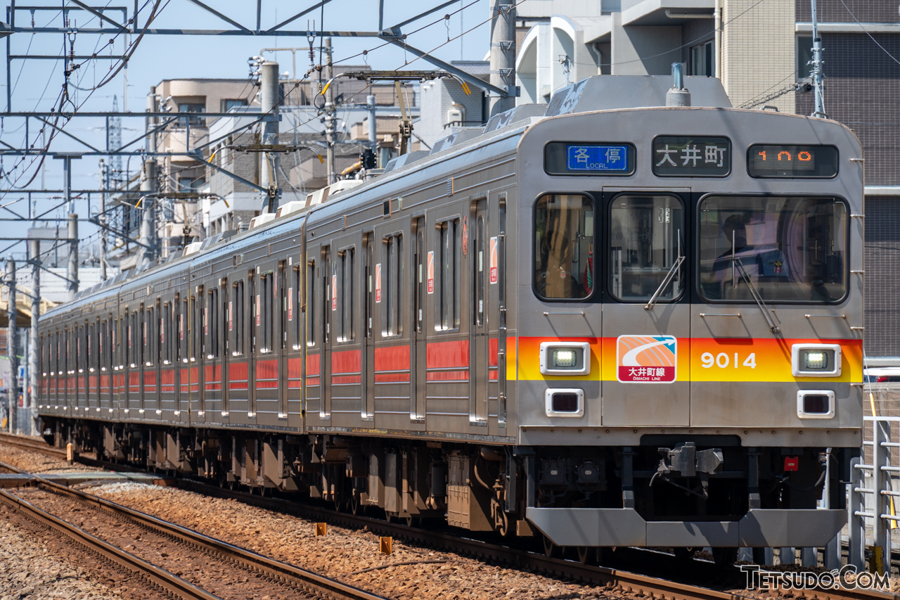 大井町線の名物「ドアカット」が消える？ 世田谷区が九品仏駅踏切の