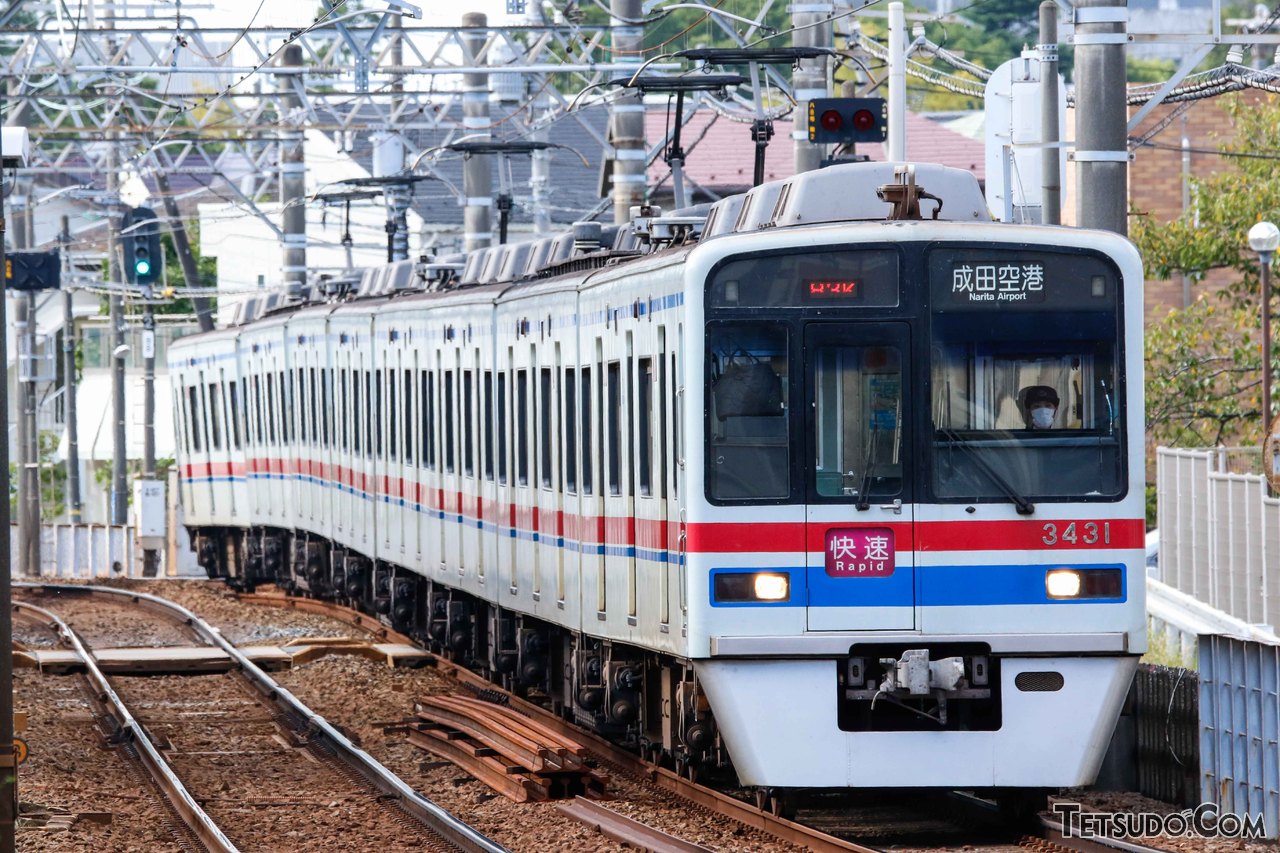 京成3400形。同社の「白い電車」として唯一の存在となった