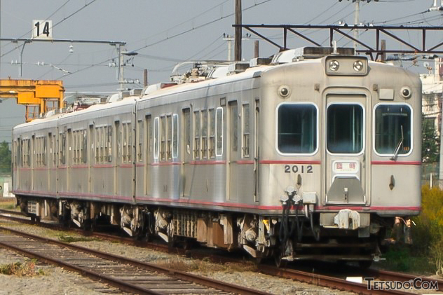 日本で初めてアルミ合金製の車体を採用した、山陽電気鉄道2012編成