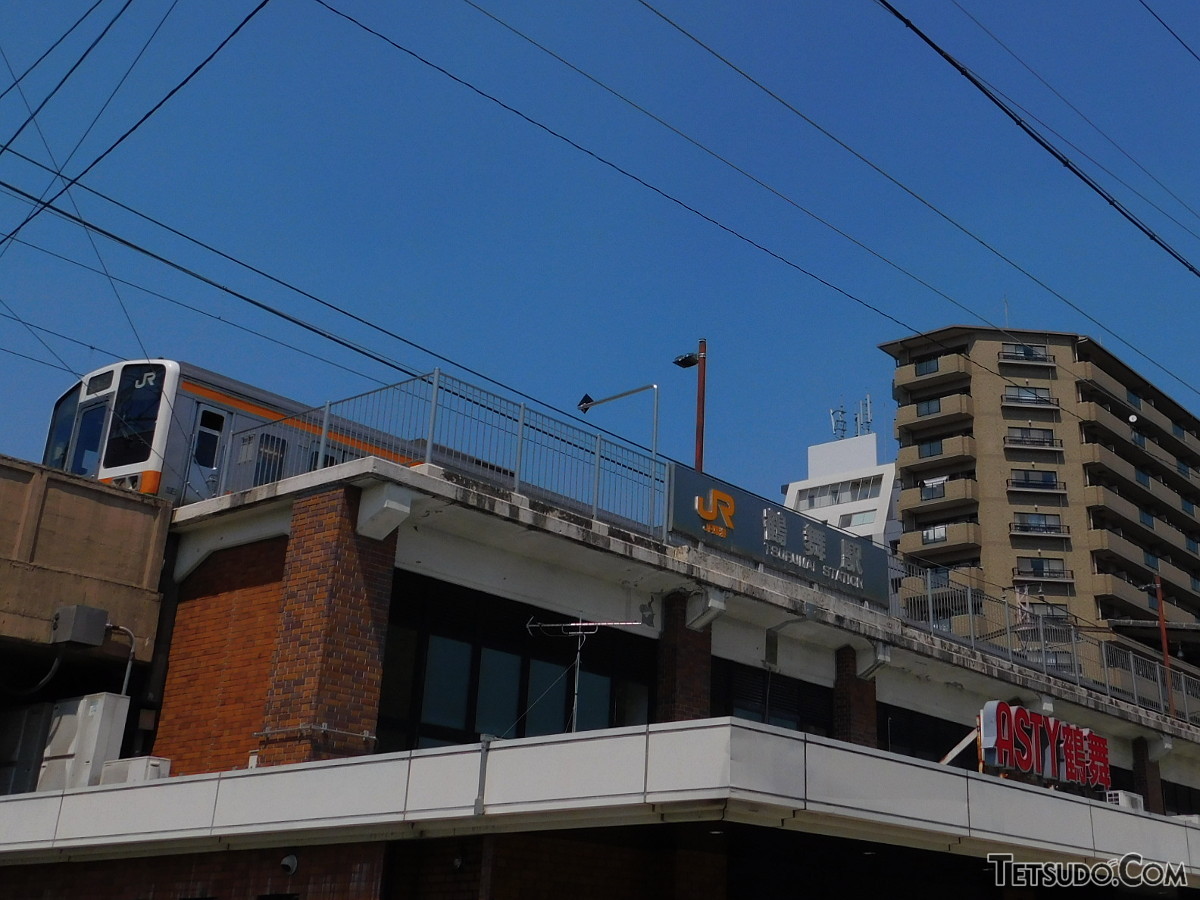 鶴舞駅。駅は中区にありますが、カメラを構えた場所は昭和区です