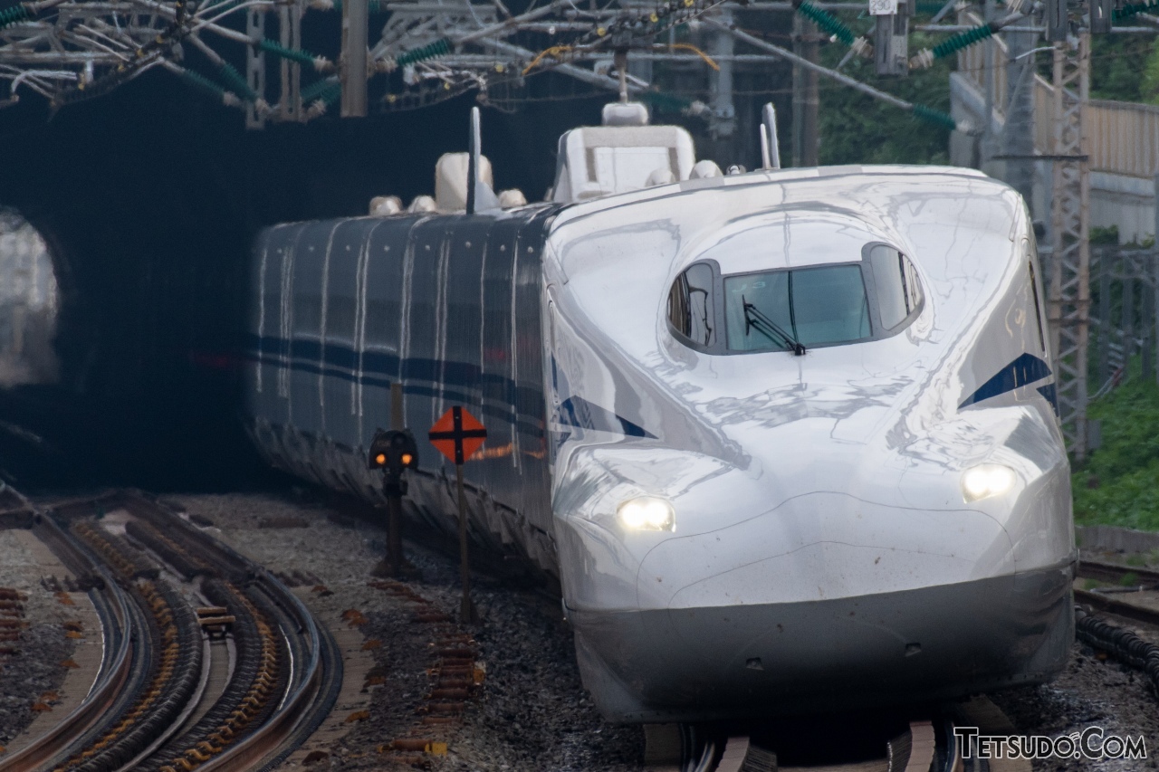 新幹線が行楽期に乗車率100％を超えても問題ない理由とは？（イメージ）