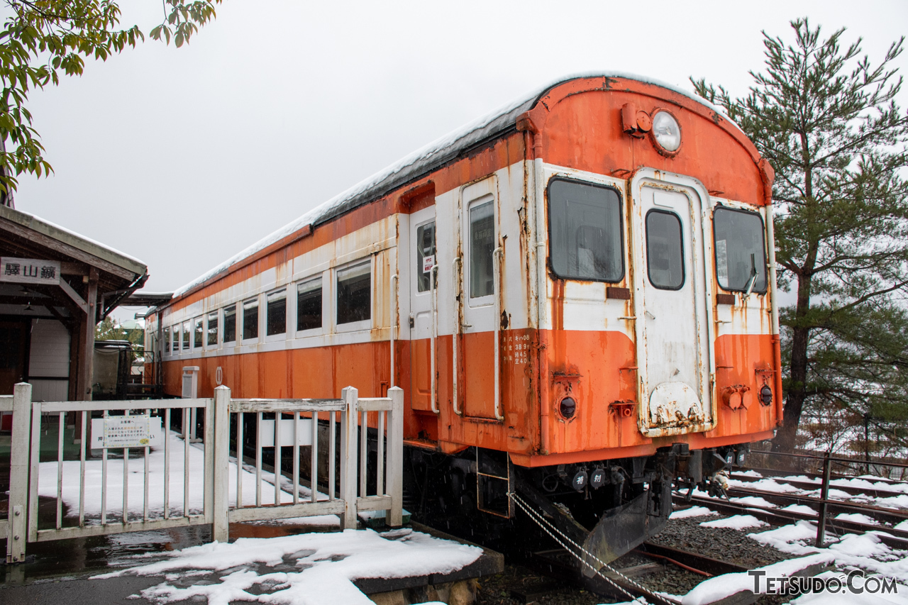 キハ08系（初代キハ40系）。後に加悦鉄道に譲渡され、引退後は「加悦SL広場」（2020年閉園）に保存されていました
