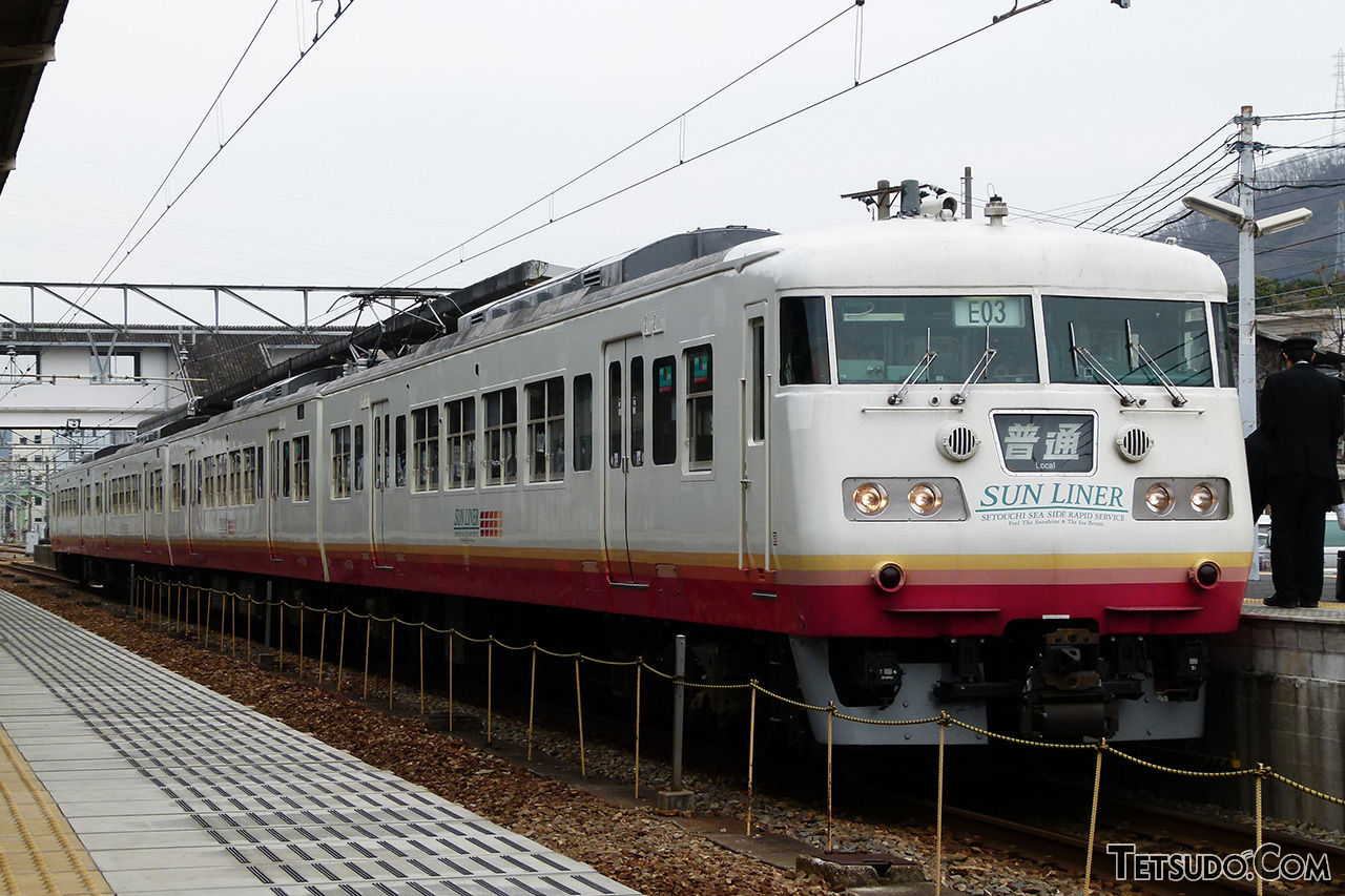 ついに定期運用を終了する岡山エリアの117系（画像は旧塗装時代）