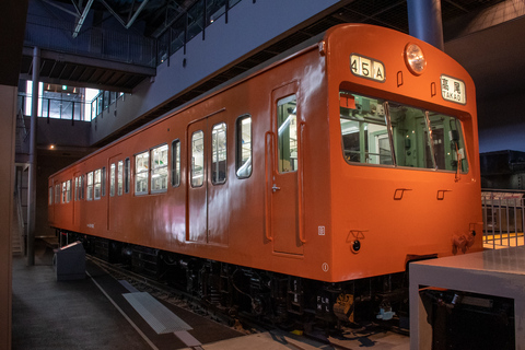 「高齢者＝シルバー」は電車の座席が由来だった　日本の「優先席」導入から50周年