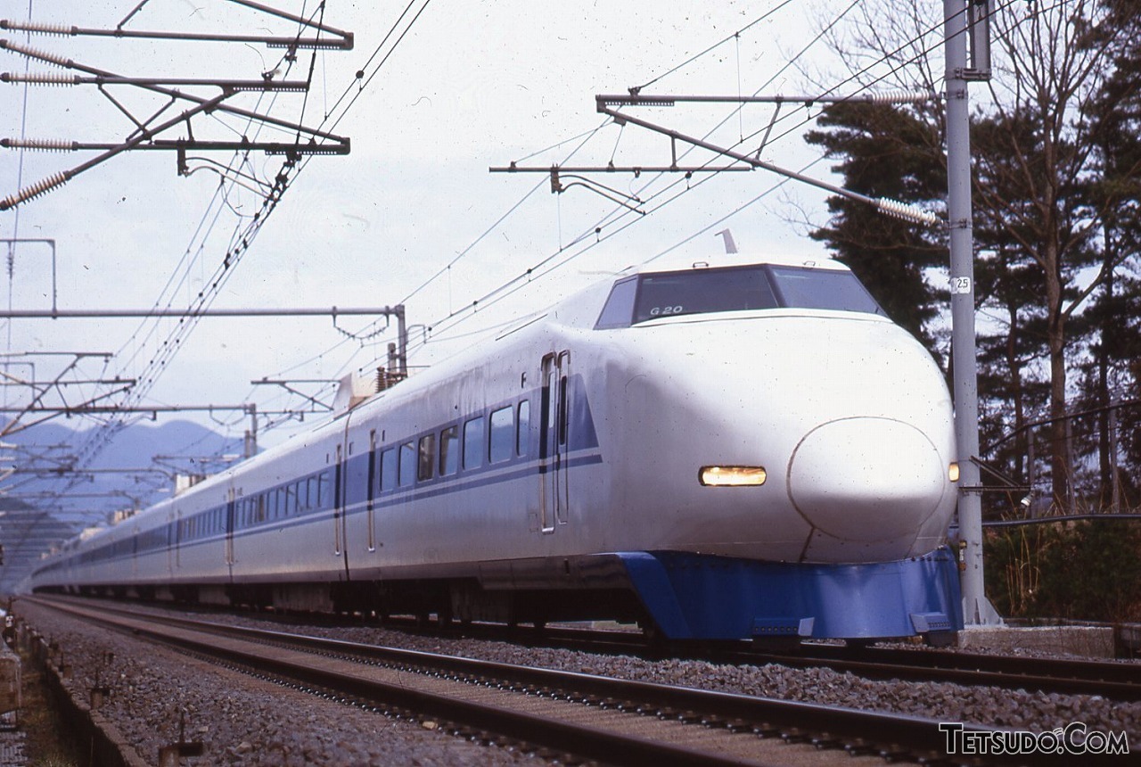 東海道・山陽新幹線の2代目車両100系（画像提供：JR東海）