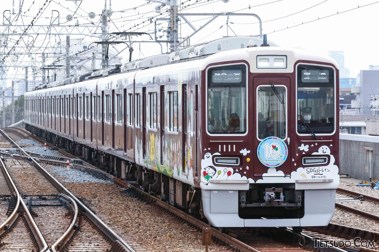 2017年から神戸線を走っている阪急1111号車（1011編成）。毎年11月11日、大阪梅田駅11時11発の列車に充当されています