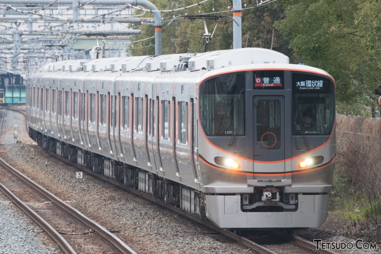 新今宮駅も通る大阪環状線の列車