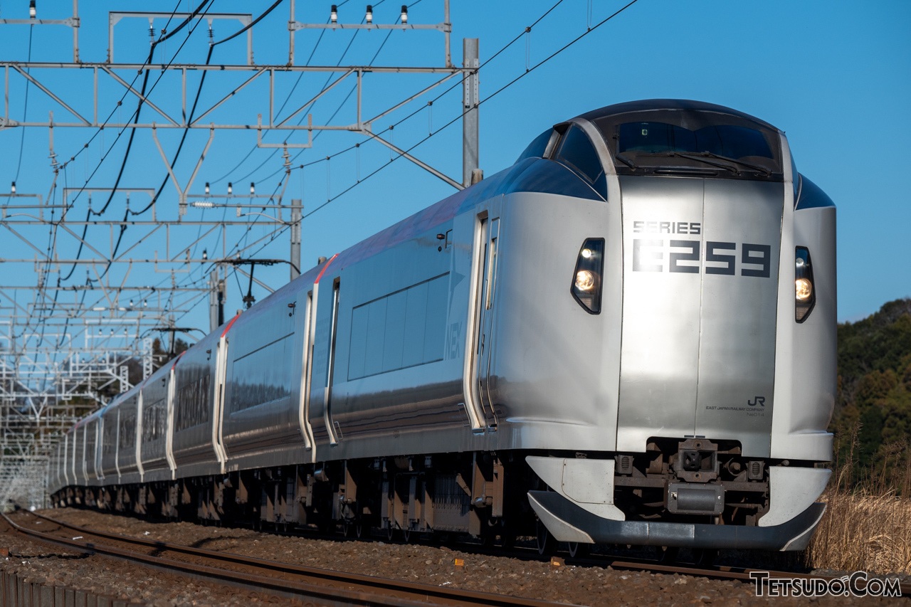 新塗装となった「成田エクスプレス」用のE259系