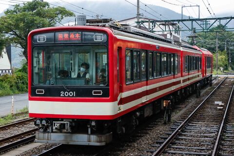 箱根登山電車の「ありそうでない組み合わせ」　1+1+1の3両編成が見られない理由