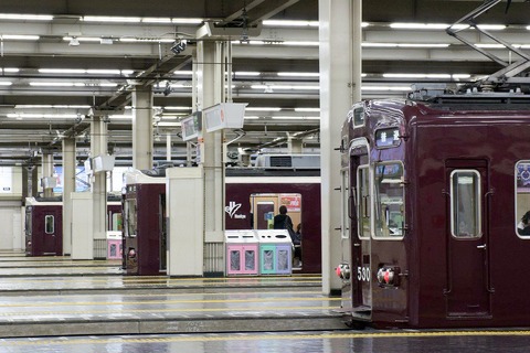阪急の「大阪梅田駅」と「阪急うめだ本店」なぜ離れた場所に？　その裏には「駅の歴史」が