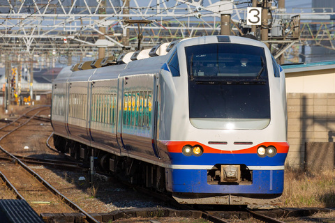 北陸新幹線延伸の裏で、金沢でも見られた「懐かしの色」復活の発表　今週一週間の鉄道ニュース