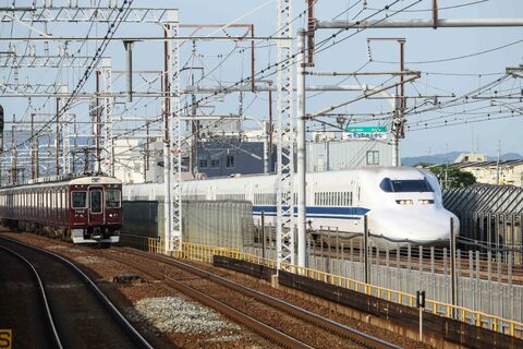 新幹線の線路で初めて営業運転をしたのは「新幹線じゃない」　開業前の東海道新幹線を走った「私鉄電車」とは