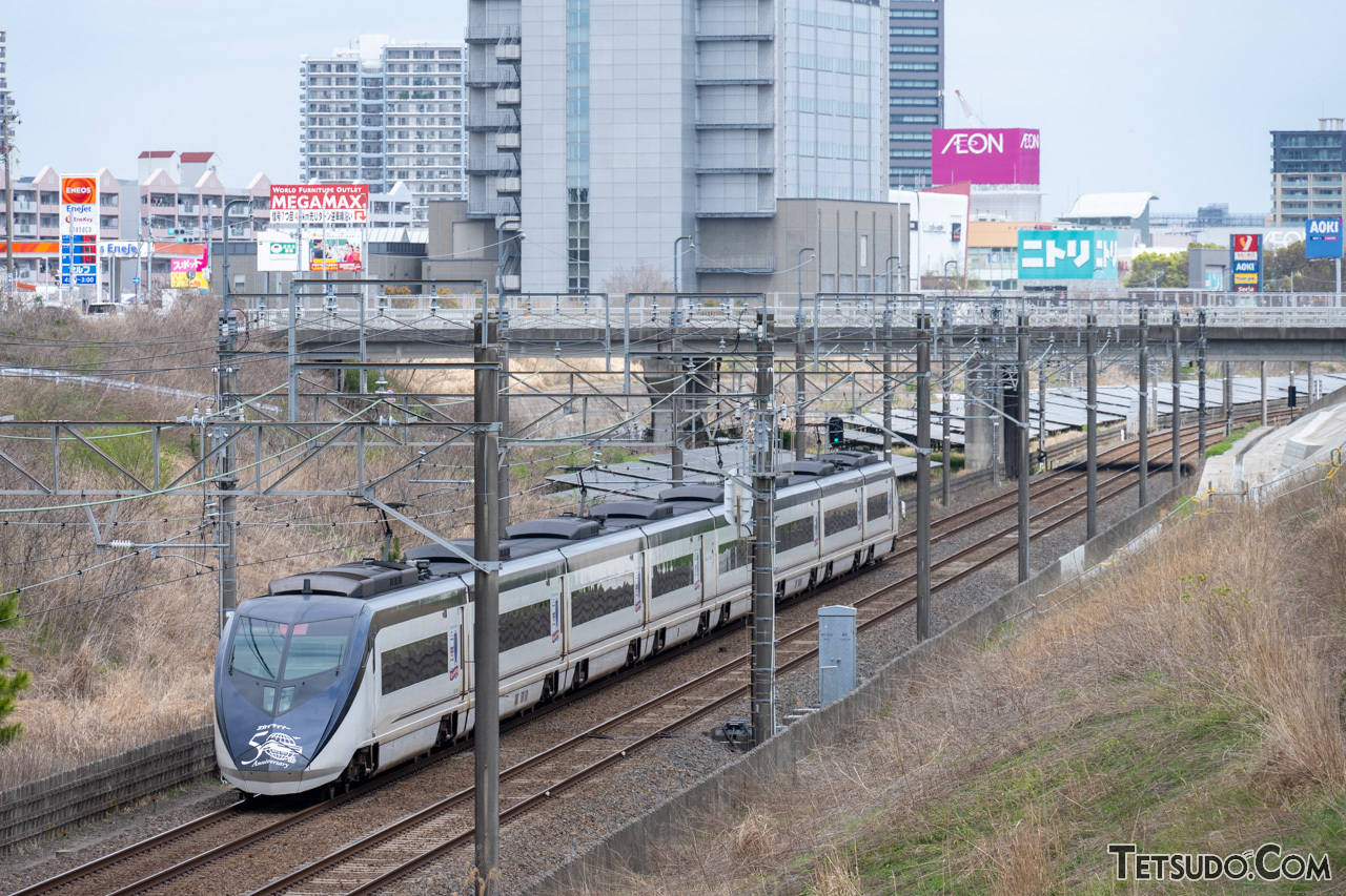 今では京成電鉄の「スカイライナー」も通る、北総鉄道の北総線。同線は、当初は京成高砂～小室間の路線として計画されており、残る小室～印旛日本医大間は、もとは千葉県営鉄道北千葉線として計画された区間でした