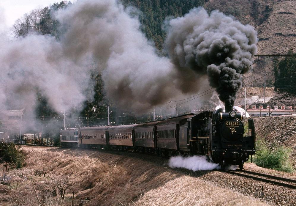 旧型客車による「SLパレオエクスプレス」のイメージ（画像：秩父鉄道、画像は1988年～2000年の運行時のもの）