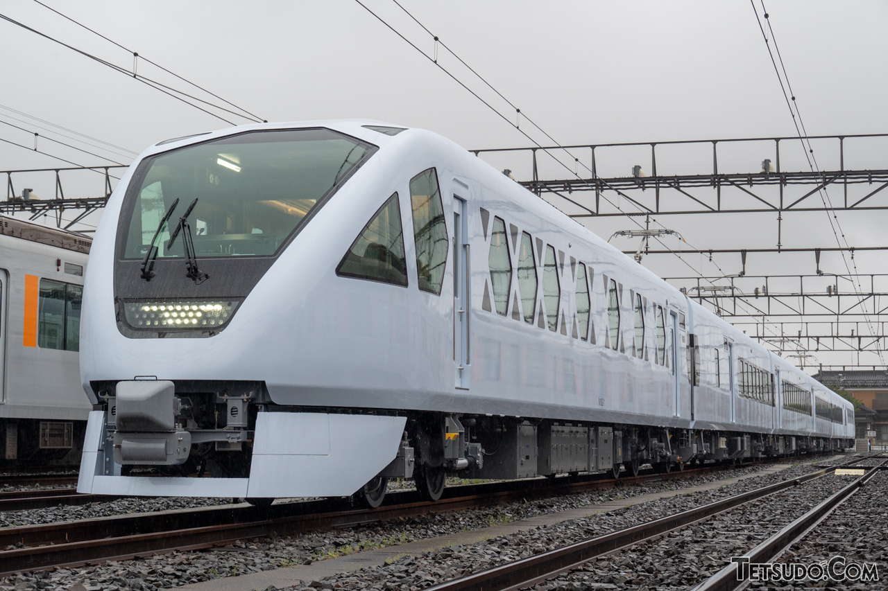 ブルーリボン賞を受賞した東武鉄道N100系「スペーシア X」