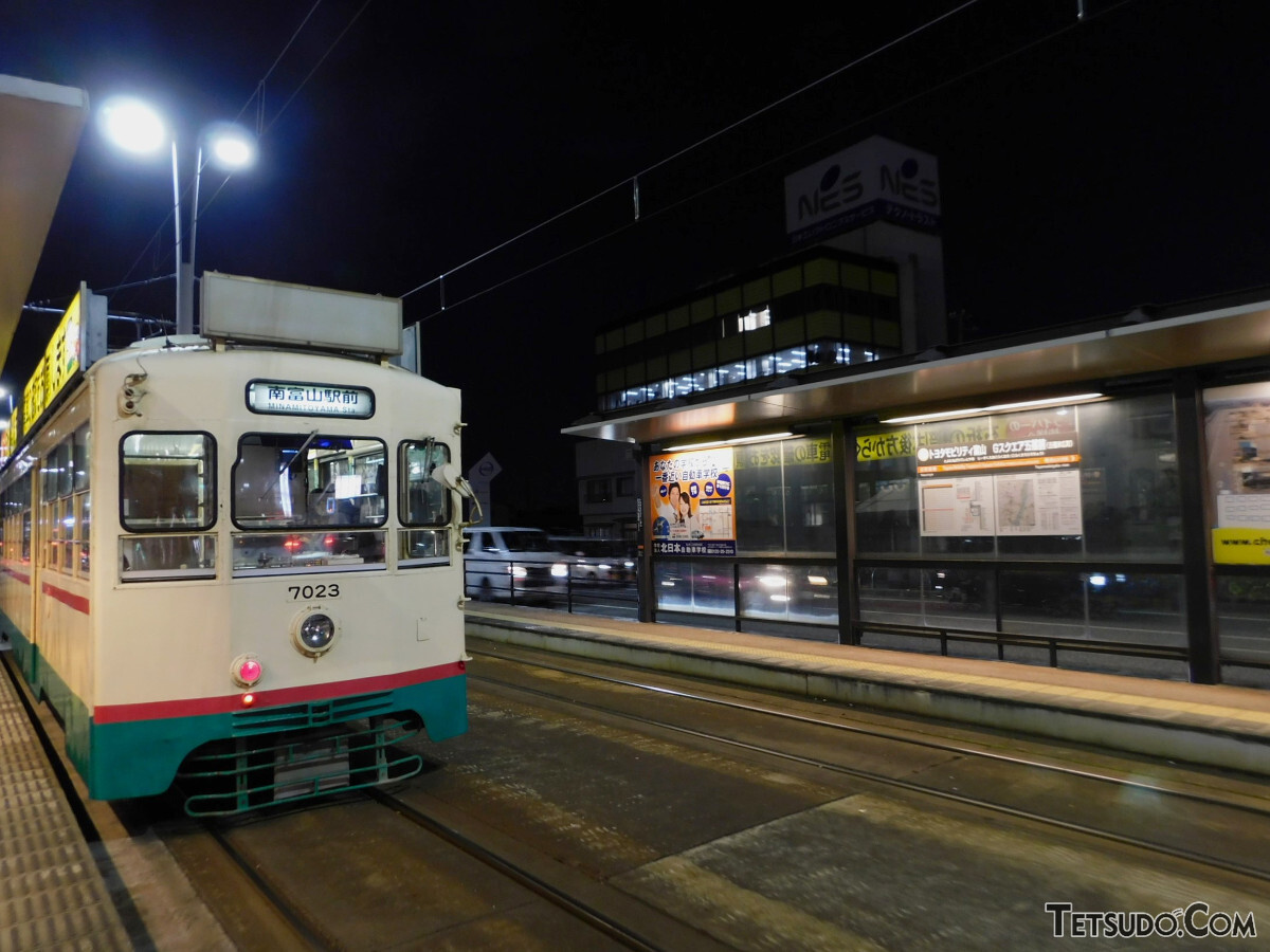 トヨタモビリティ富山 Gスクエア五福前（五福末広町）停留場の様子