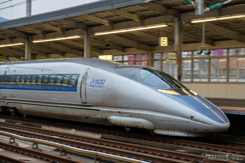 これで新幹線じゃないの？ 在来線なのに「新幹線車両」しかやってこない路線とは
