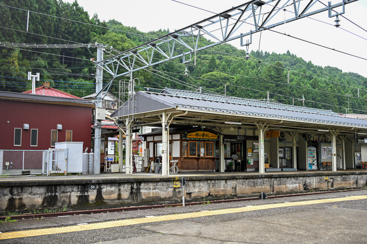 「峠の釜めし」で有名な横川駅