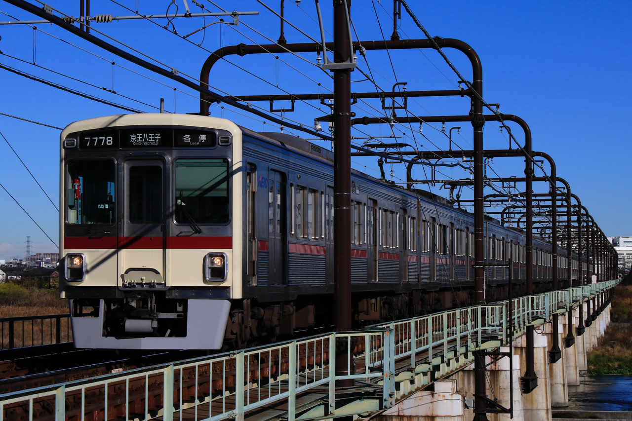 京王 7000系復刻塗装編成 運転」の投稿写真（6枚目） - 鉄道コム