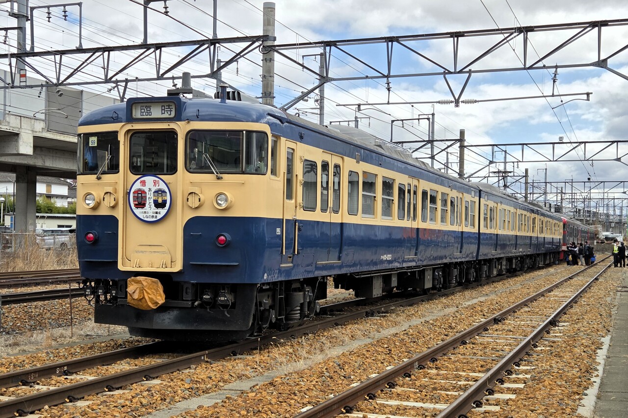 しなの鉄道 115系S1・S9編成 引退記念号 運転」の投稿写真（3枚目
