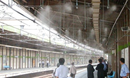 新宿線東大島駅で「霧吹き冷却」