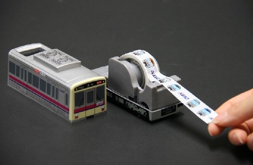 京王電鉄7000系「電車型テープカッター」