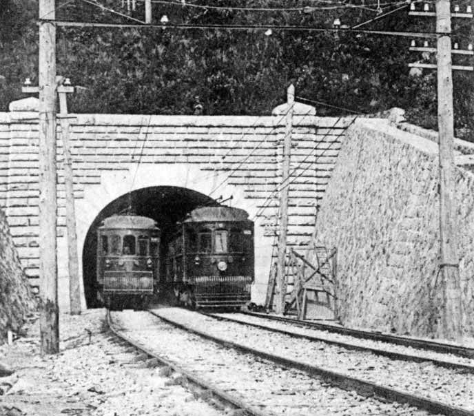 開業当時の生駒トンネル西口