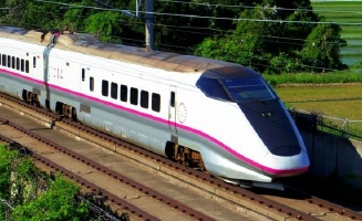秋田新幹線E3系