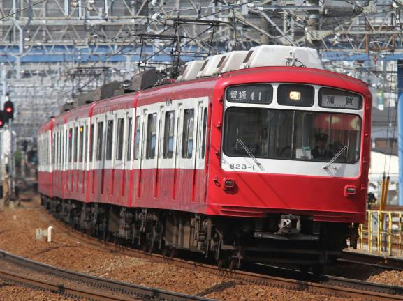 800形リバイバル塗装車