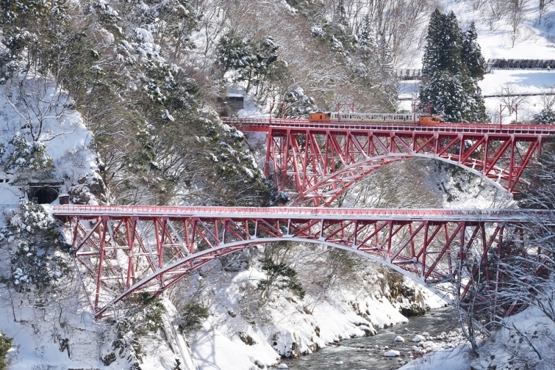 冬の新山彦橋