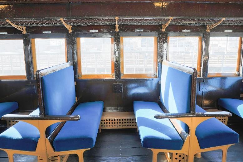 旧型客車車内座席（イメージ）