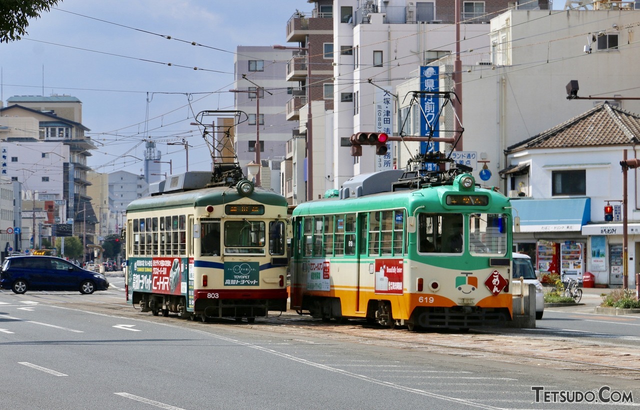 とさでん交通の車両（画像：写真AC）