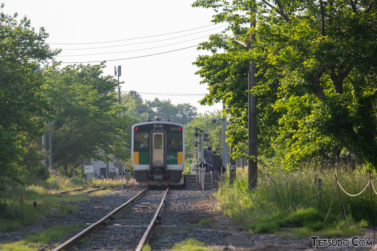 上総亀山駅に停車中の車両